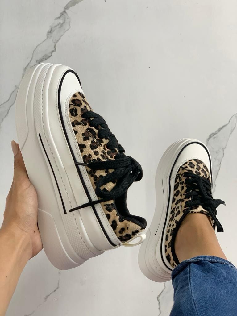Bolichero Minimalista Plataforma Dama – ¡Estilo, Altura y Comodidad en Cada Paso! 👟✨