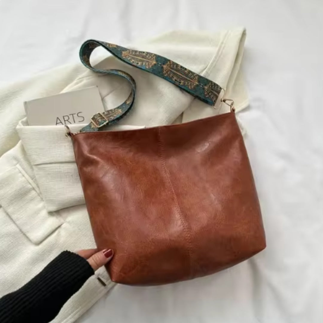 Bolso de Hombro Moderno y Minimalista: ¡Estilo y Funcionalidad en Uno!