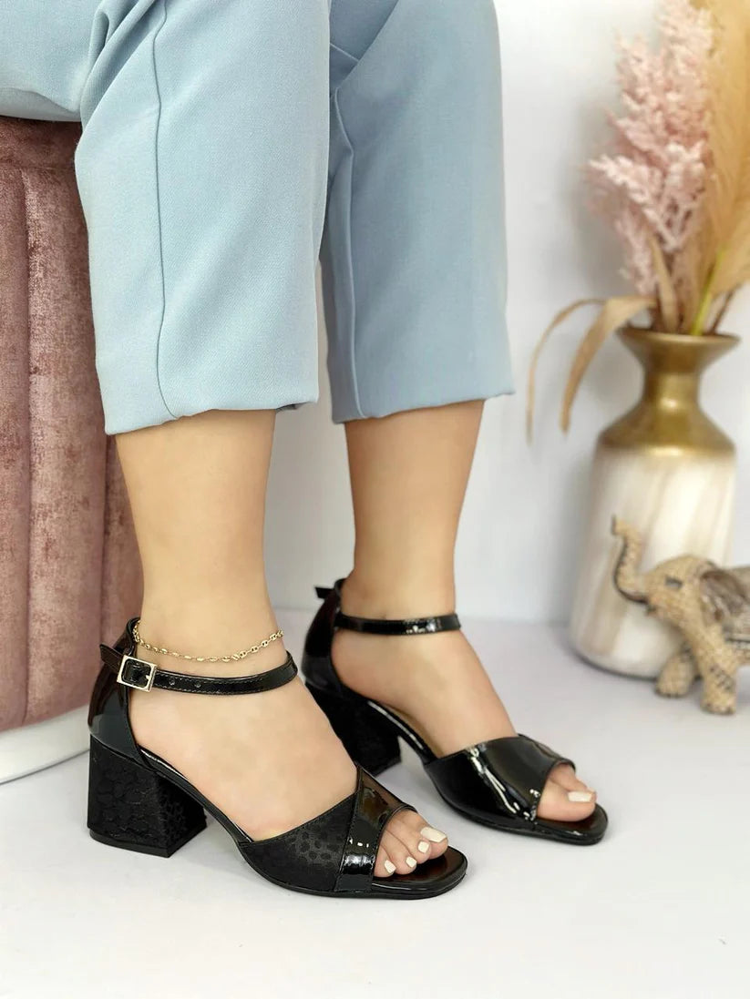 Zapatilla Dos Colores – Estilo y Sofisticación con Cada Paso